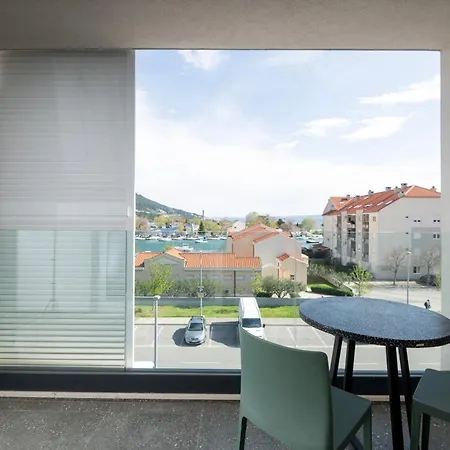 Rivus Apartment
